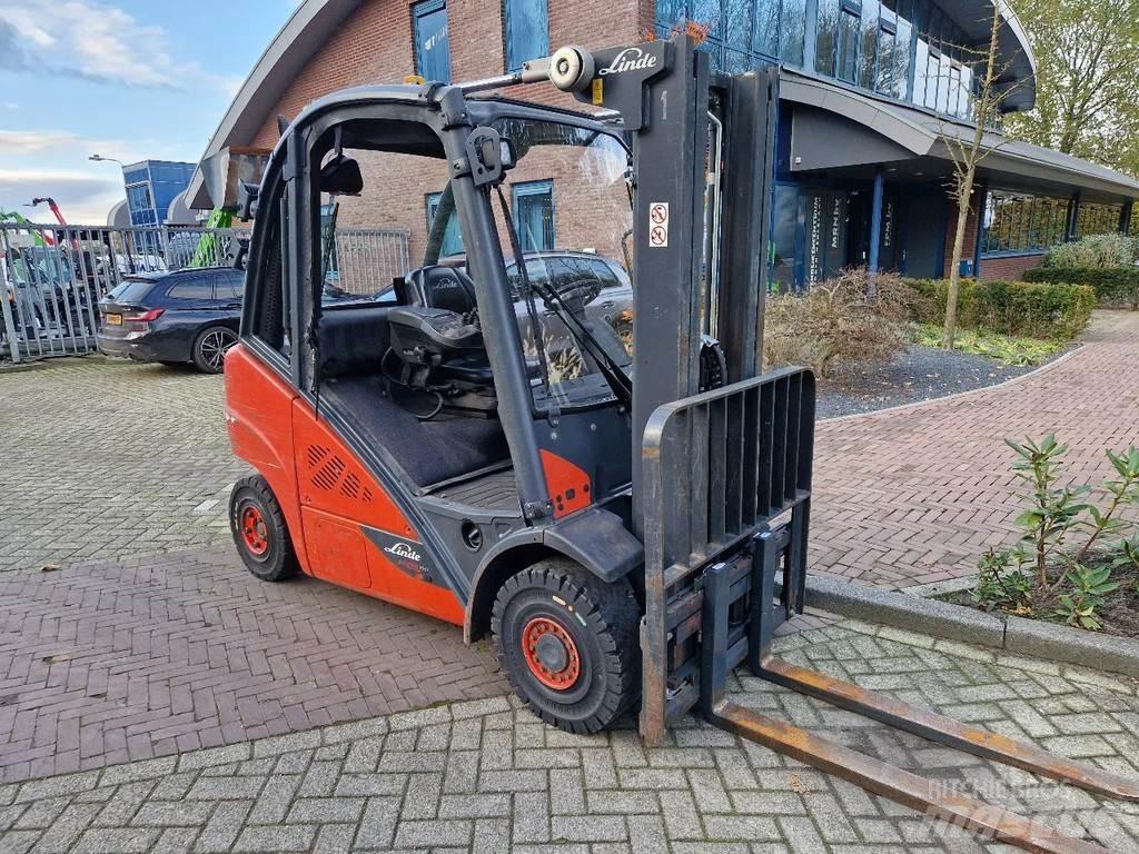 Linde H25D-02 Dieselmotviktstruckar