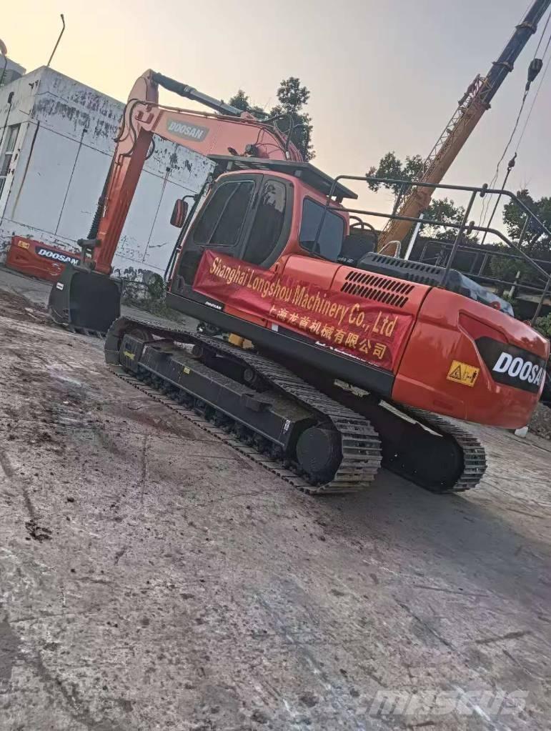 Doosan DX225LC-9C Bandgrävare