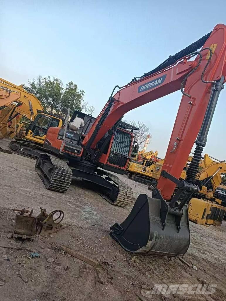 Doosan DX225LC-9C Bandgrävare