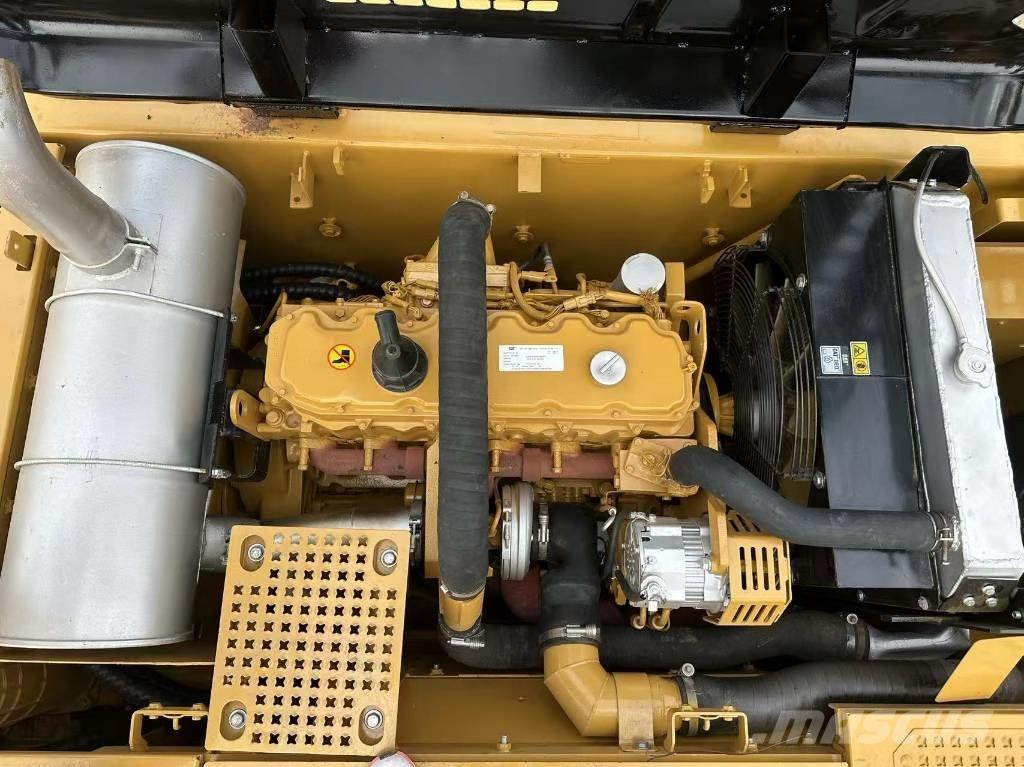 CAT 325 C L Bandgrävare