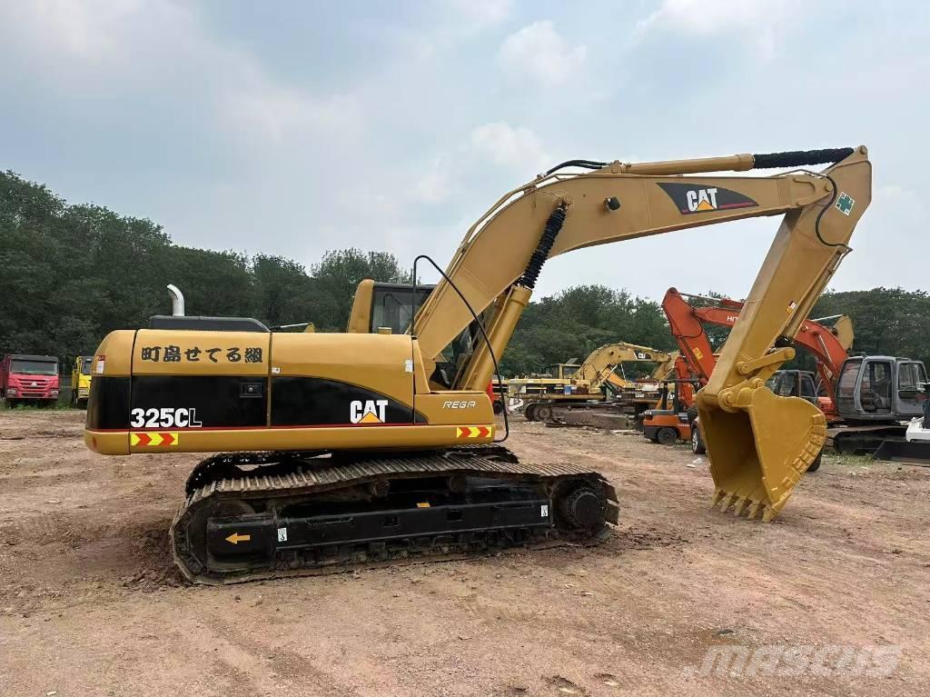 CAT 325 C L Bandgrävare