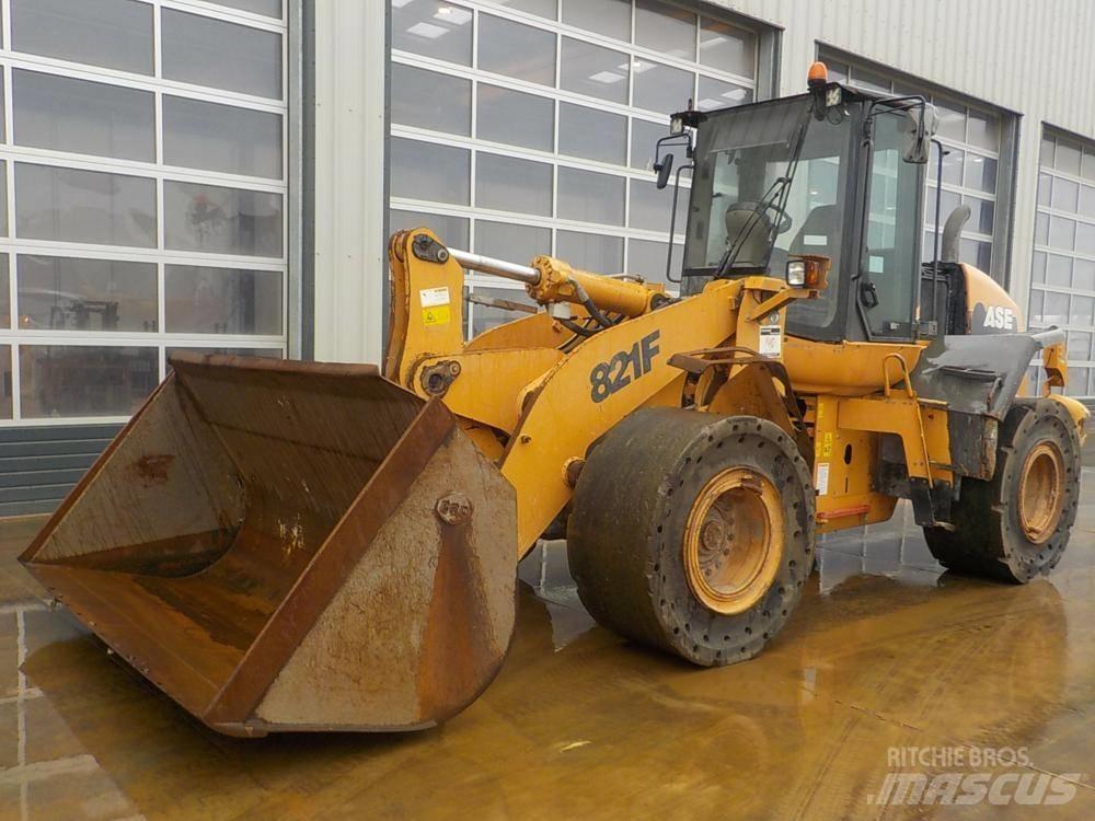 CASE 821 F Hjullastare