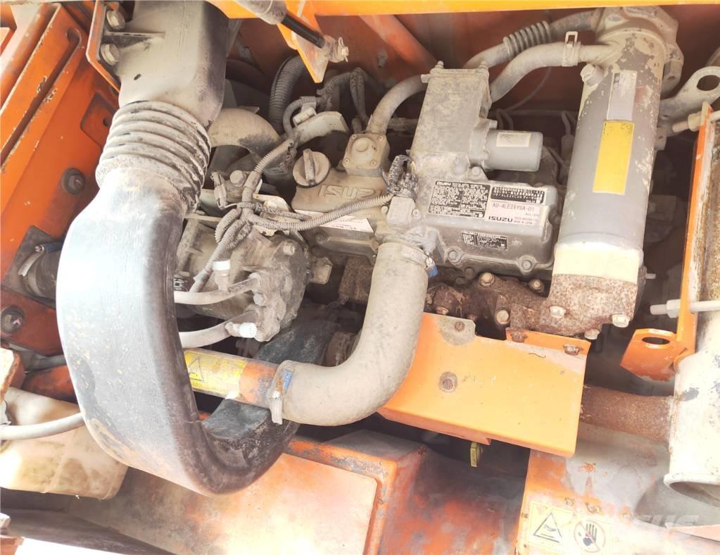 Hitachi ZX75US-3 Midigrävmaskiner 7t - 12t