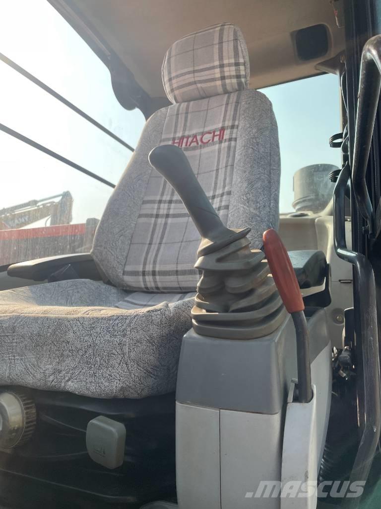 Hitachi ZX 130 Bandgrävare