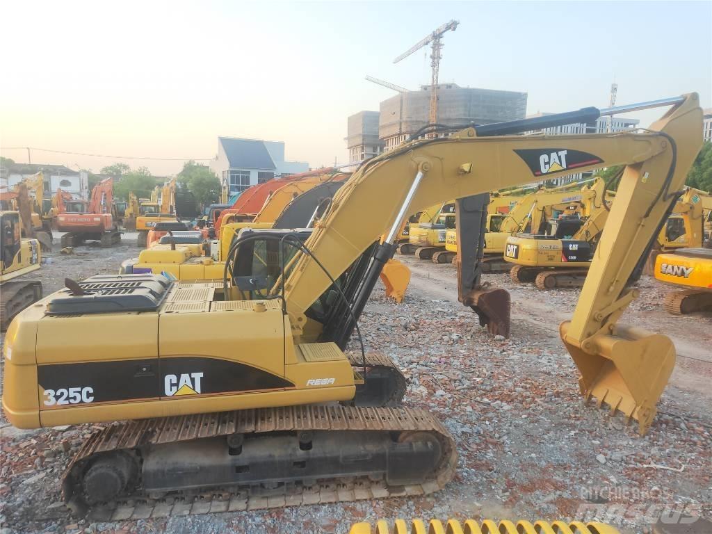 CAT 325 C Bandgrävare