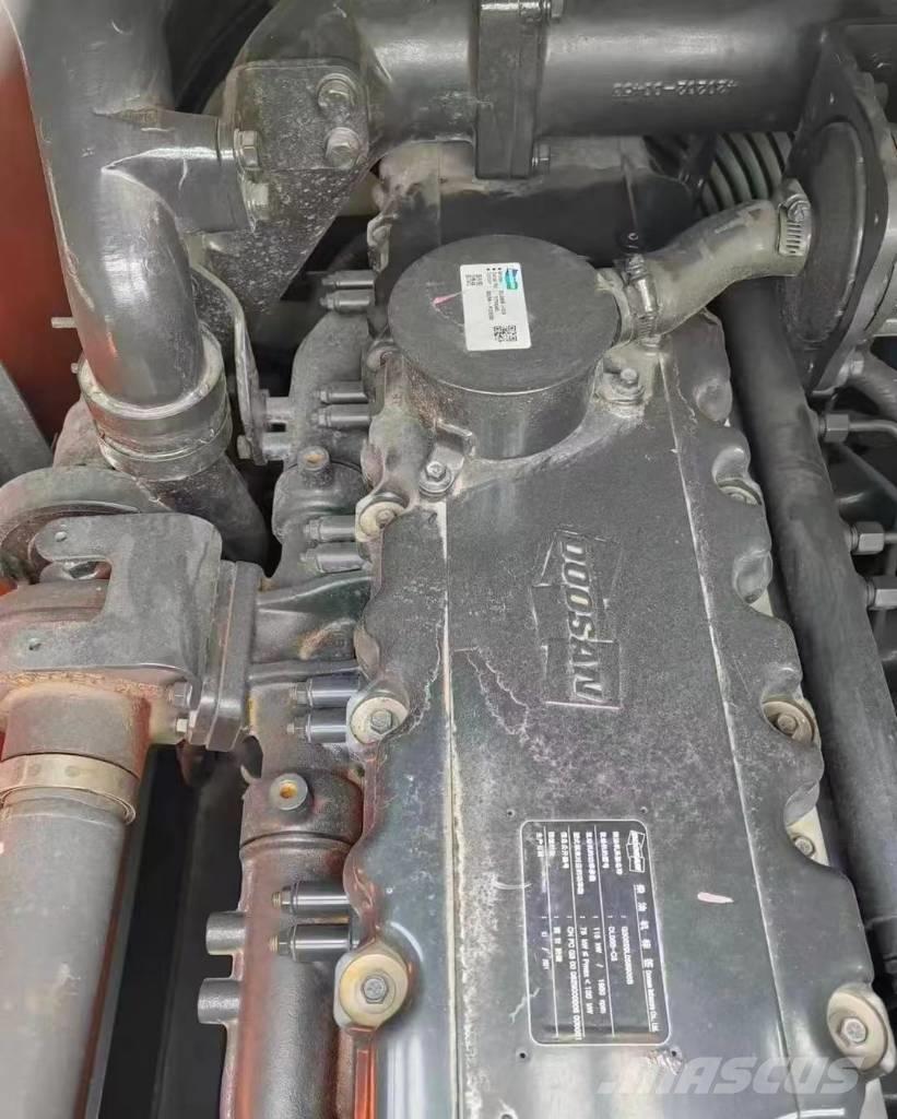 Doosan DX 220 Bandgrävare