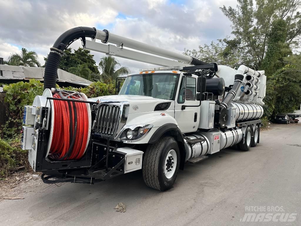 International 7500 Slamsugningsbil