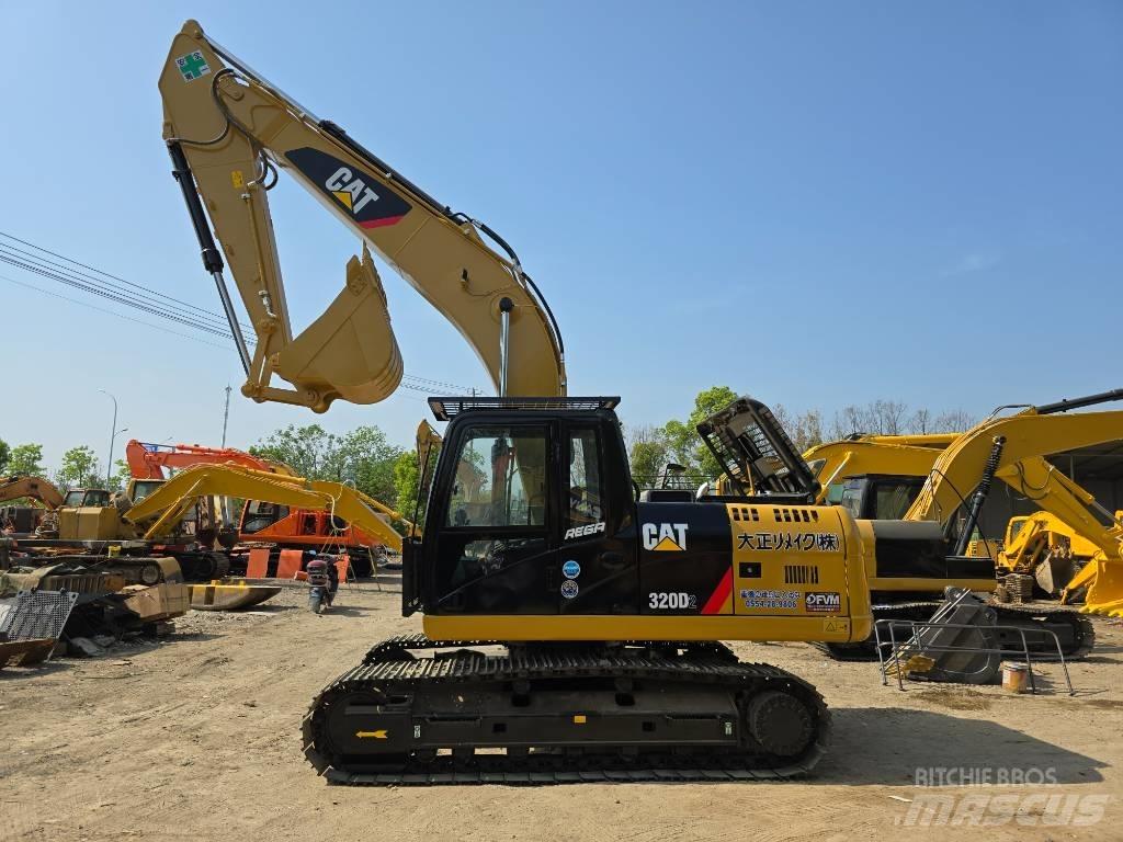 CAT 320 D 2 Midigrävmaskiner 7t - 12t