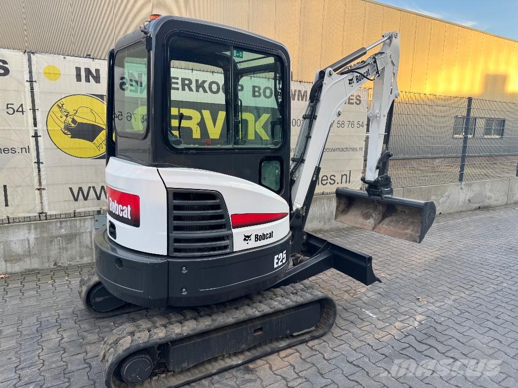 Bobcat E25 Minigrävare < 7t