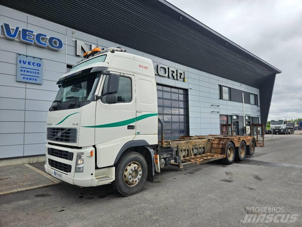 Volvo FH12 8x4 Transportbilar för Skogsmaskiner