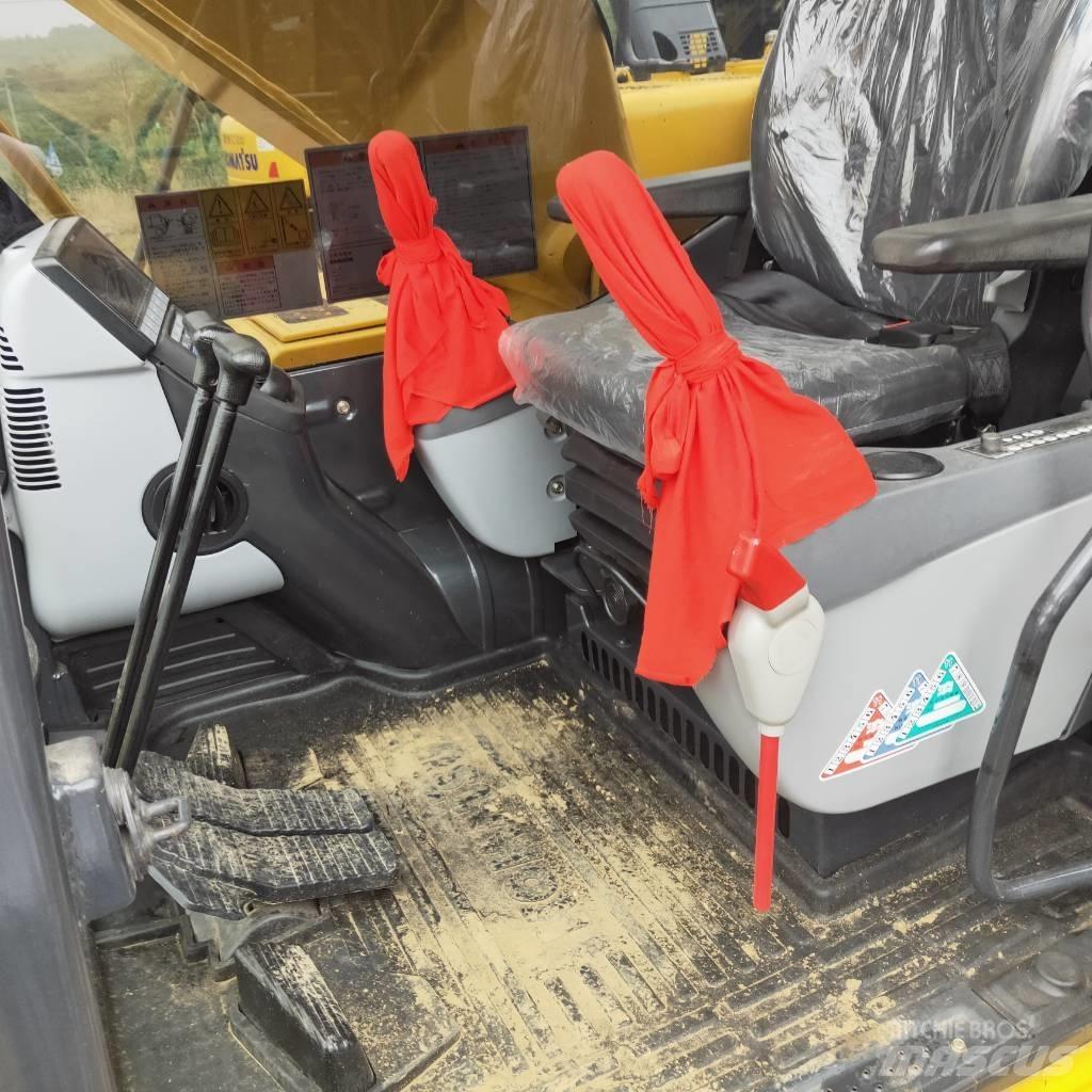 Komatsu PC200-8 Bandgrävare