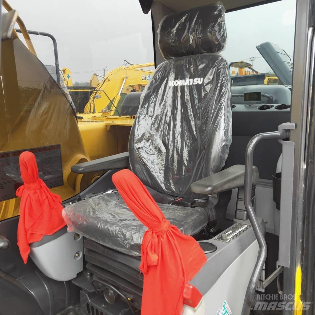 Komatsu PC200-8 Bandgrävare