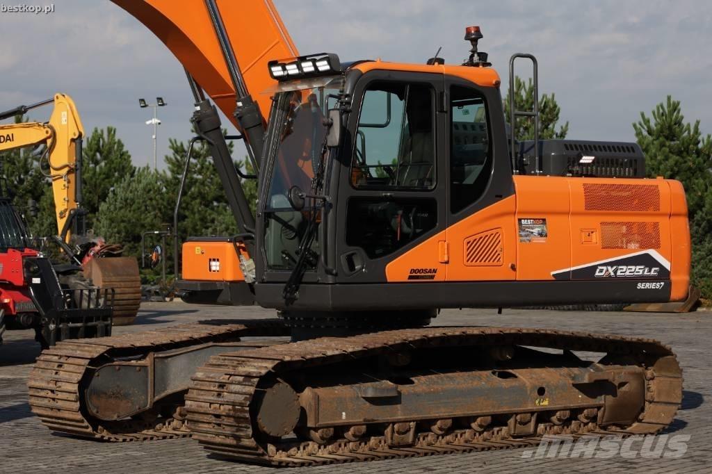 Doosan DX 225 LC-7 Bandgrävare