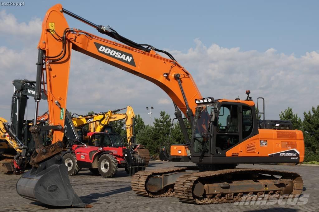 Doosan DX 225 LC-7 Bandgrävare