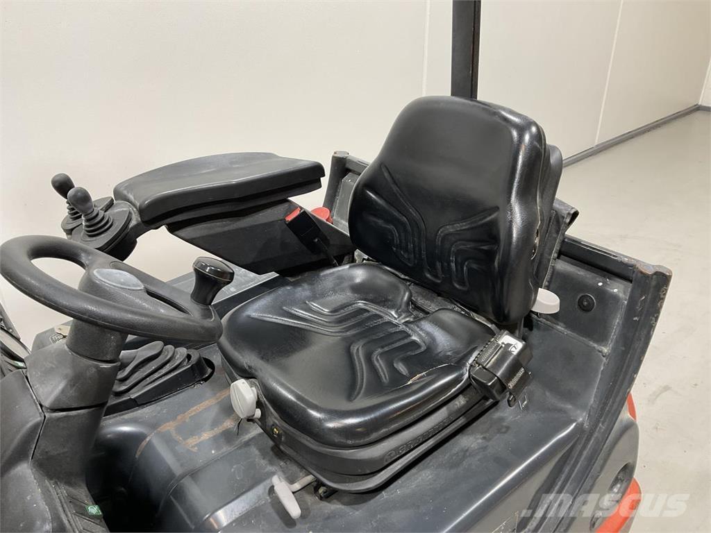 Linde E16C-02 Elmotviktstruckar