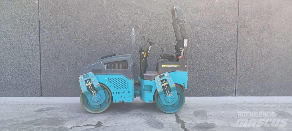 Bomag BW 100 AD-4 Tvåvalsvältar