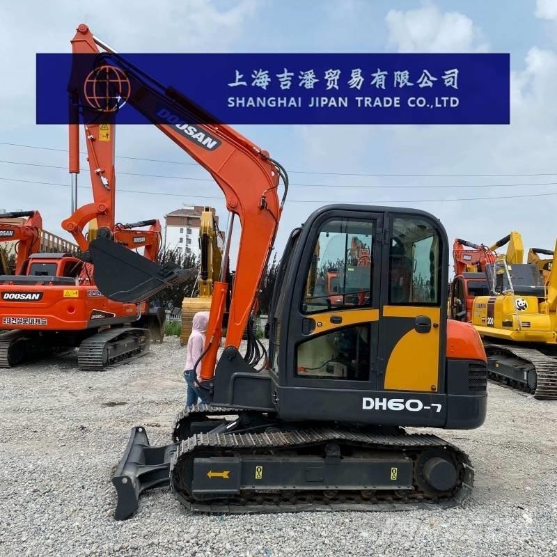 Doosan DX 60 Bandgrävare