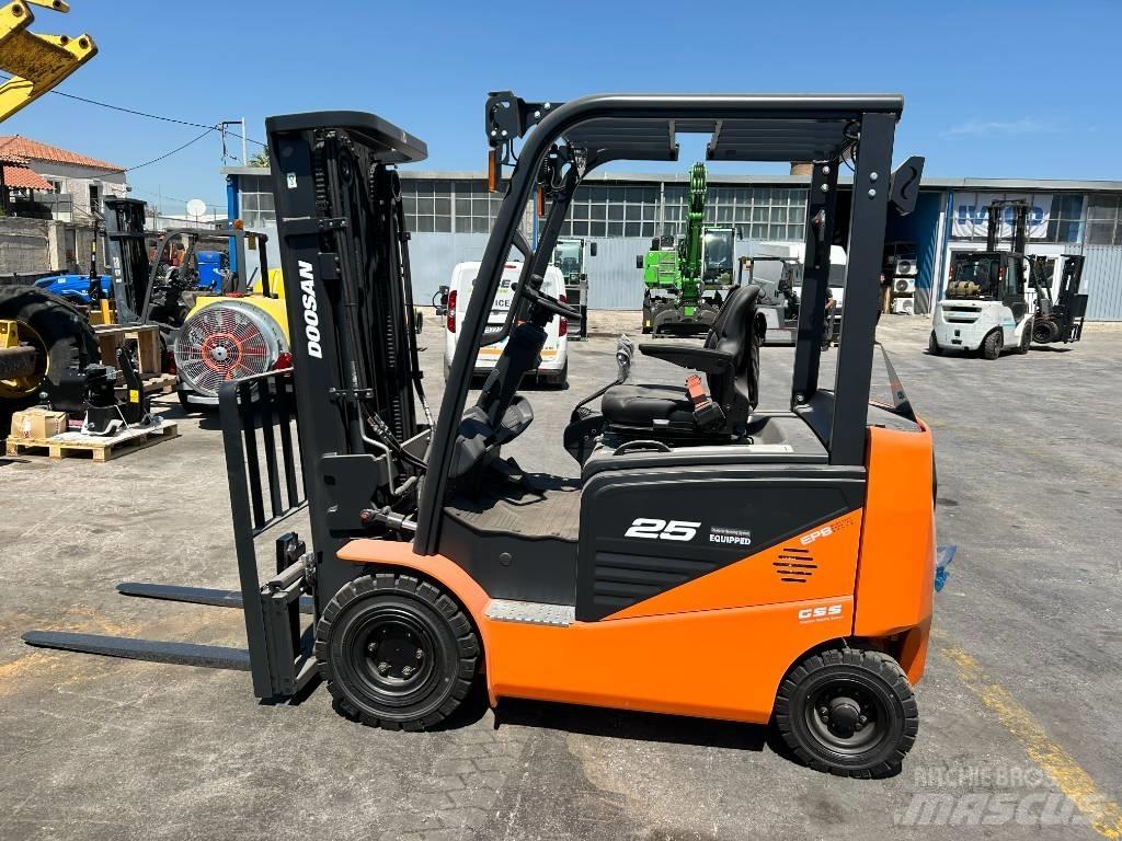 Doosan B 25 NS Elmotviktstruckar