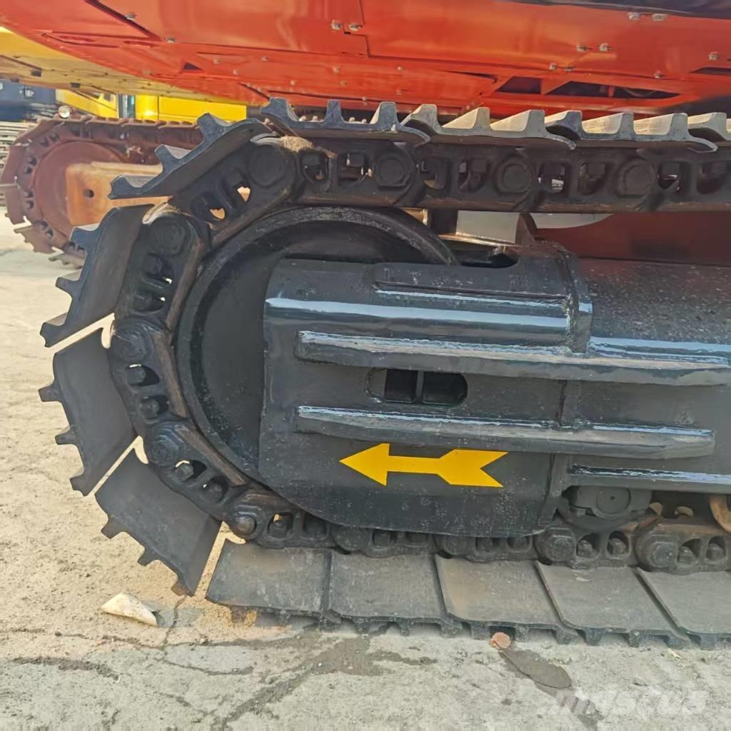 Doosan DX 300 LC Bandgrävare