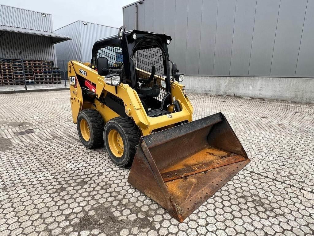 CAT 226D Kompaktlastare