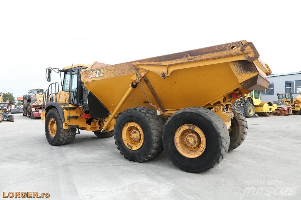 Bell B 30 E Midjestyrd dumper