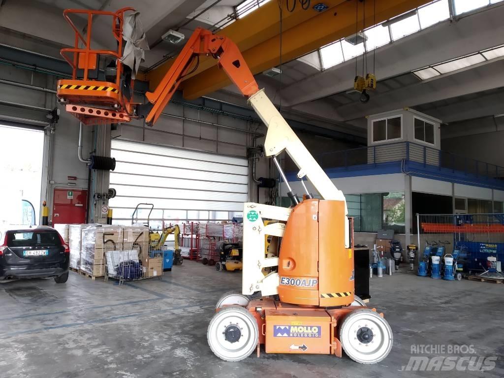 JLG E 300 AJP Bomliftar
