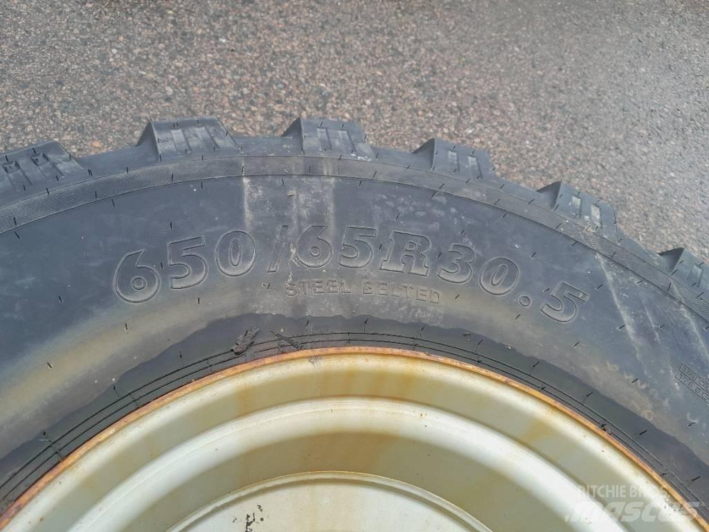 BKT 650/60R30,5 Hjul Däck, hjul och fälgar