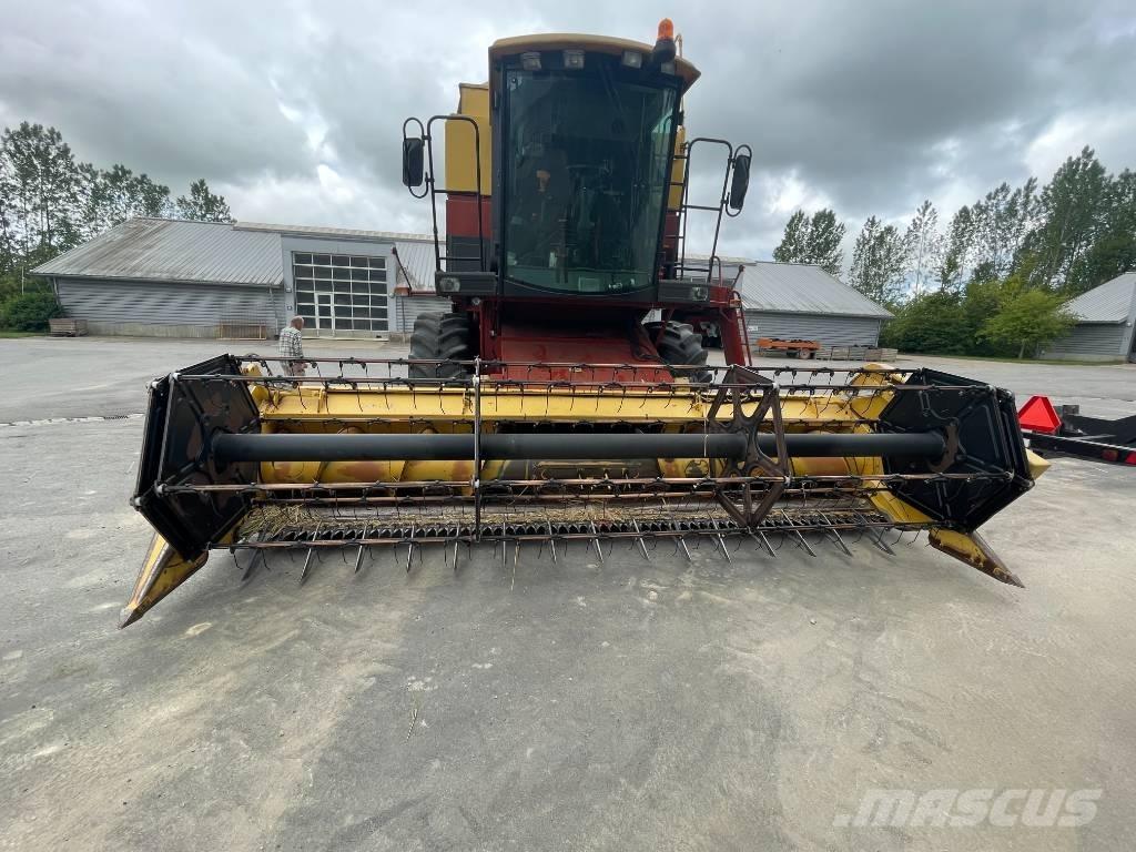 New Holland L520 Skördetröskor