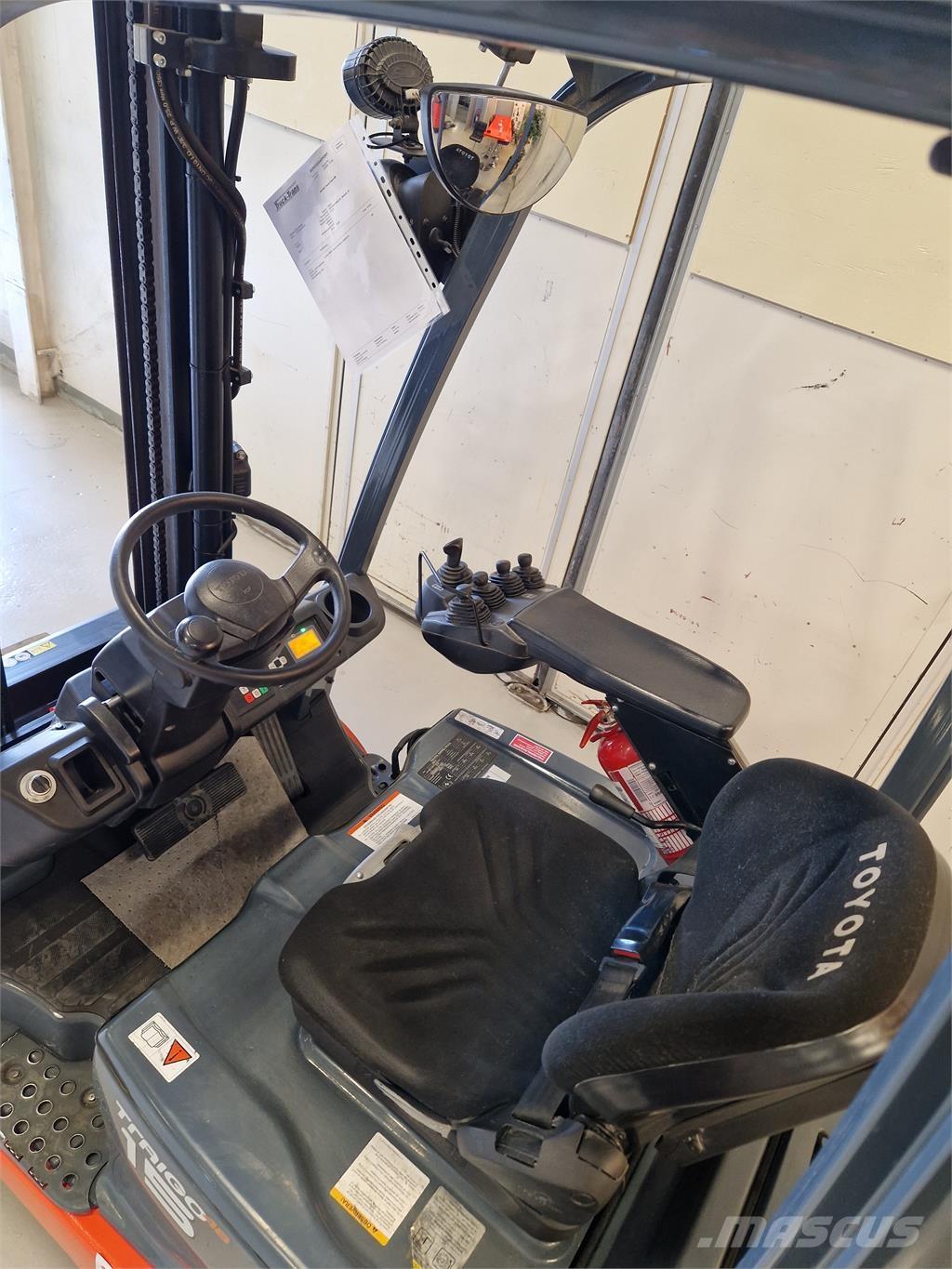 Toyota 8FBE15T Elmotviktstruckar