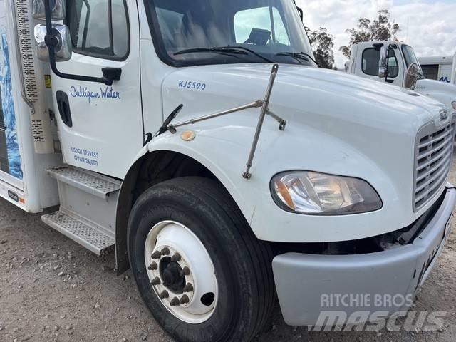 Freightliner M2 Lastbilar för dryckesleveranser