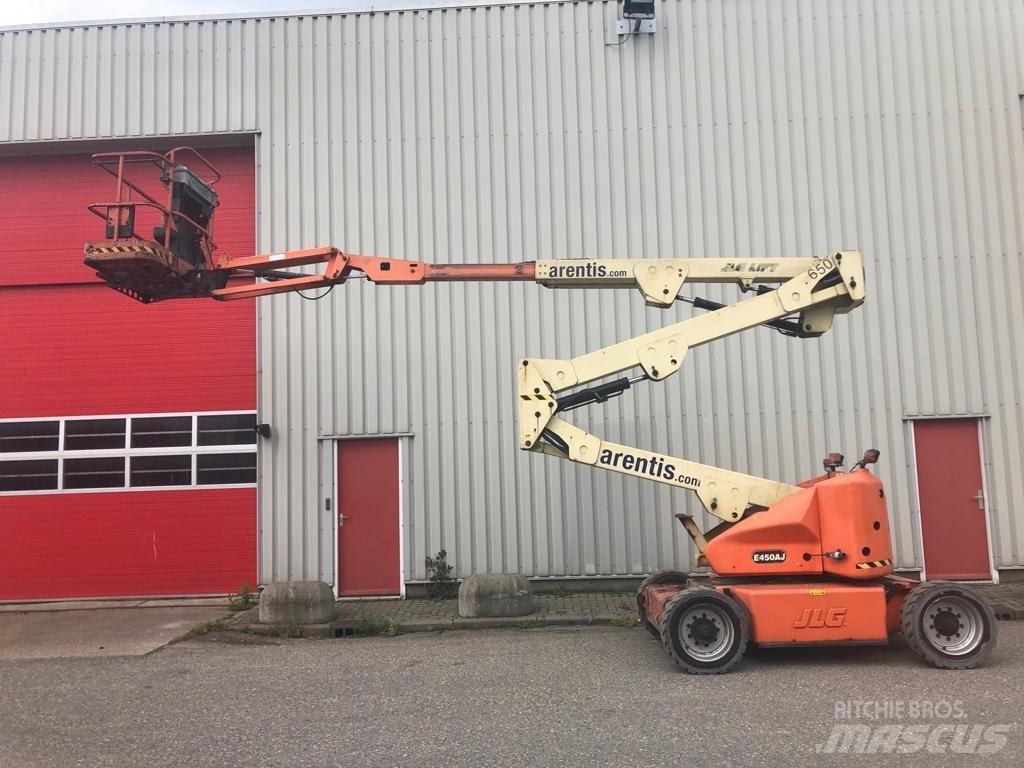 JLG E 450 AJ Bomliftar