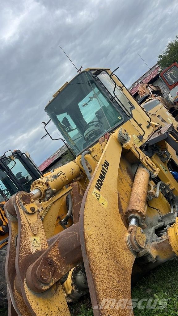Komatsu WA 470-3H Motorer