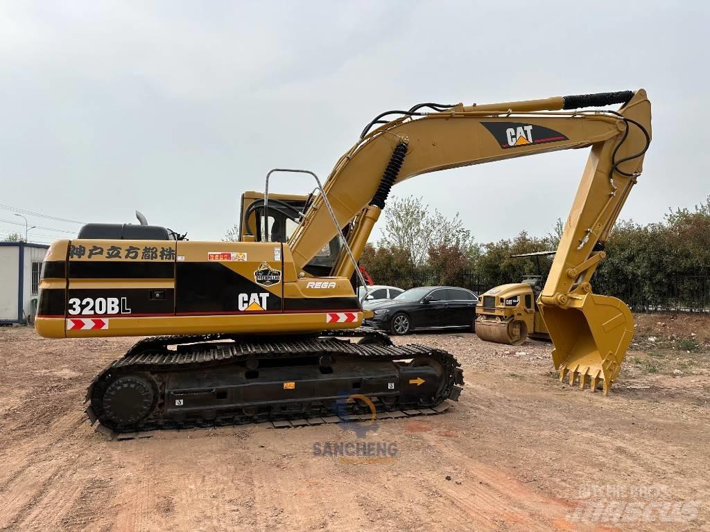 CAT 320 B L Bandgrävare