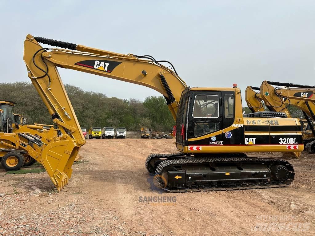CAT 320 B L Bandgrävare