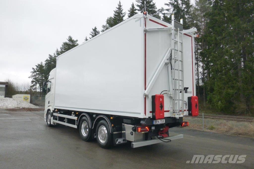 Scania R560 LB6x2*4 Flisbilar