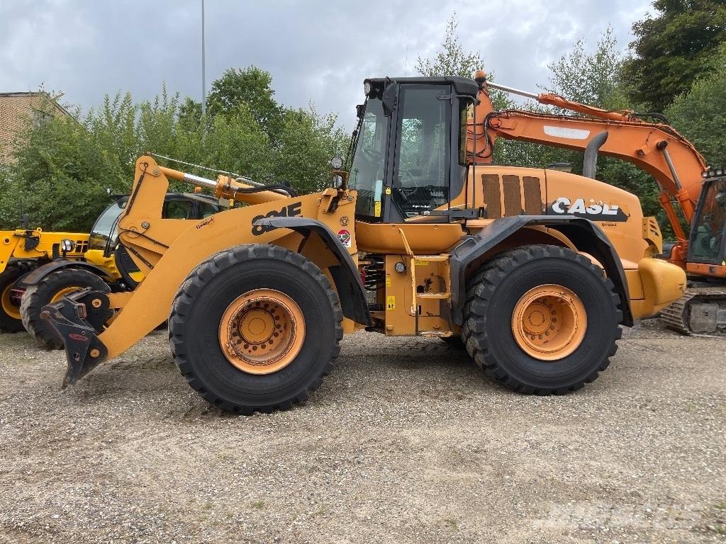 CASE 821 E Hjullastare