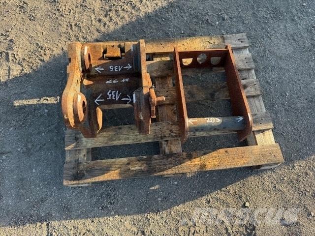 JCB QUICK COUPLERS Redskapsfäste/ adaptrar