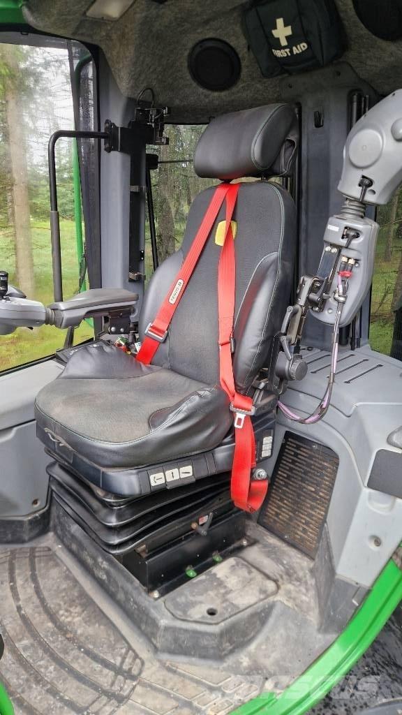 John Deere 1270 G Skördare