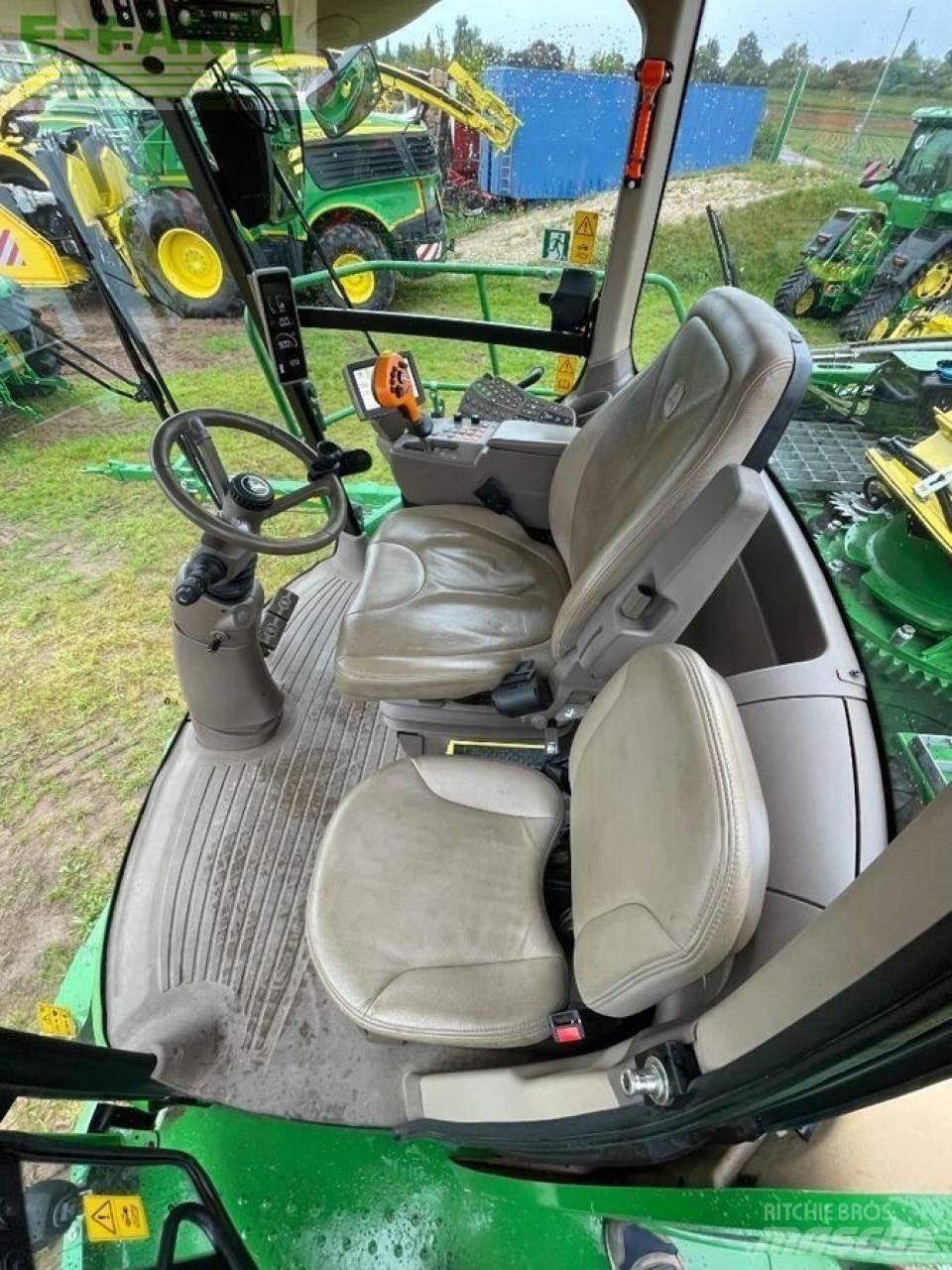 John Deere 8600 Självgående fälthackar