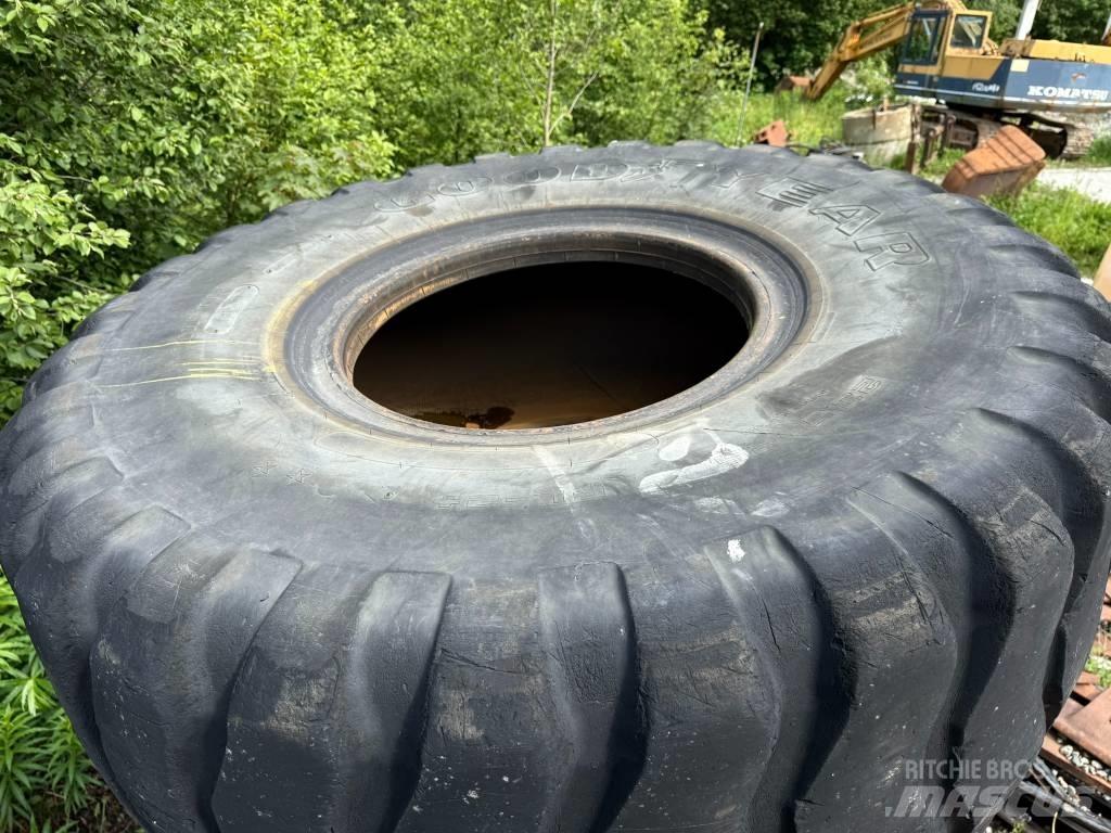 Goodyear 23,5R25 Däck, hjul och fälgar