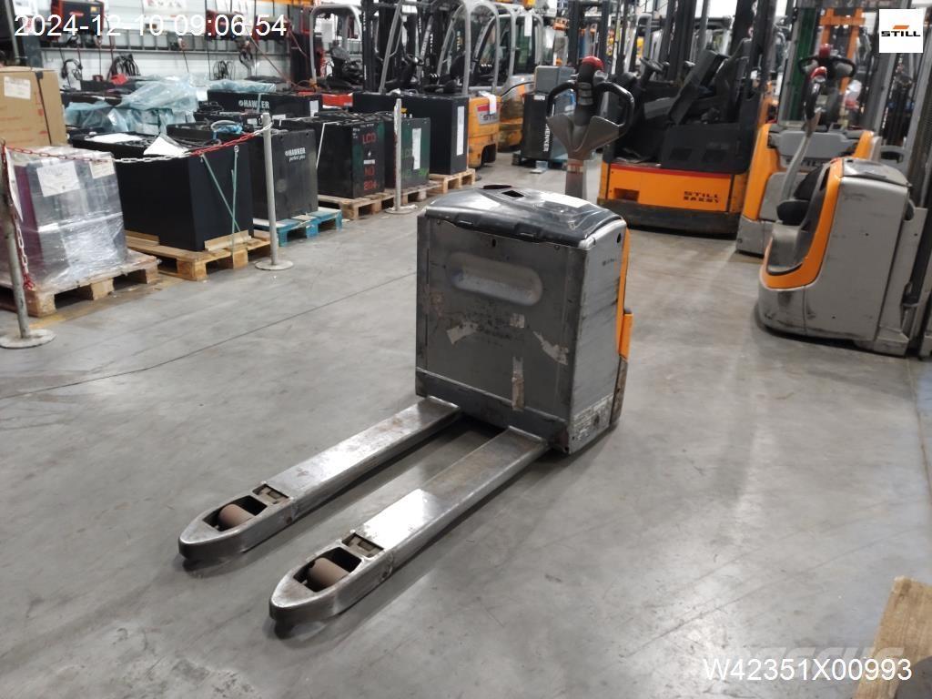 Still EXU16 Staplare-led