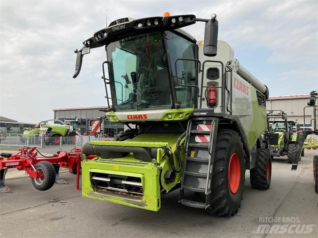 CLAAS Trion 520 Skördetröskor