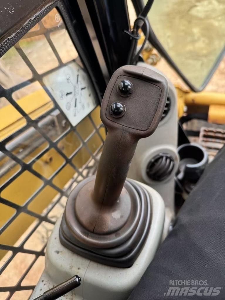 CAT 246 C Kompaktlastare