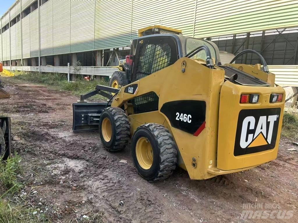 CAT 246 C Kompaktlastare