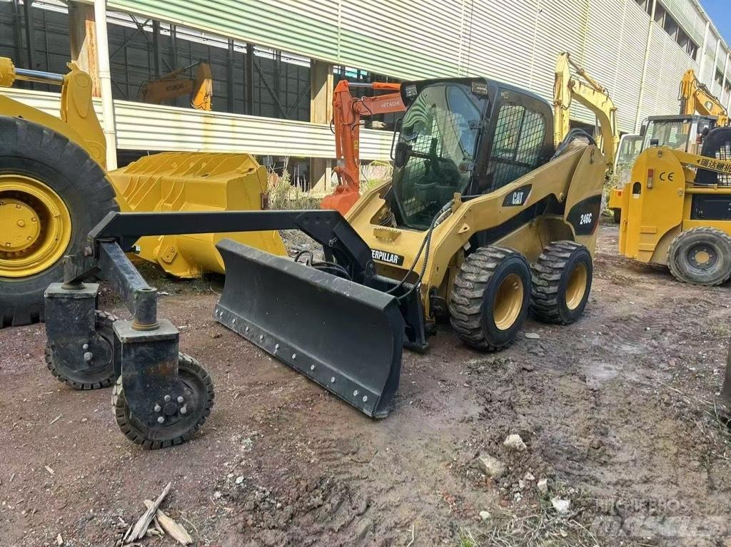 CAT 246 C Kompaktlastare