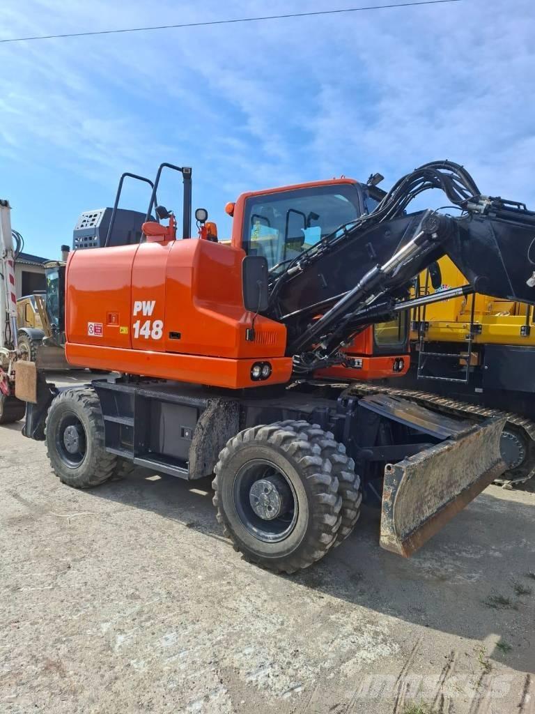 Komatsu PW 148-11 Hjulgrävare