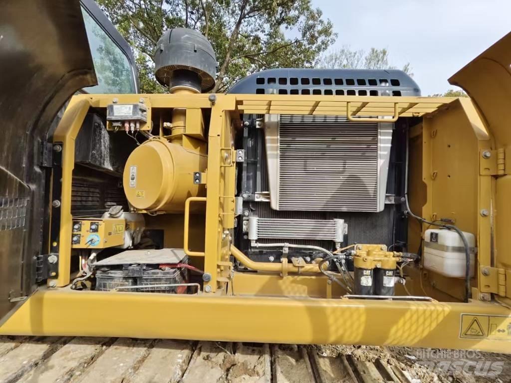 CAT 320 D2 Bandgrävare