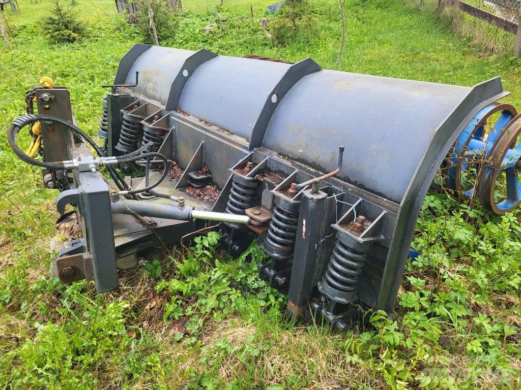 Lumesahk 2500 Redskapsbärare