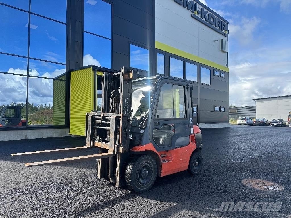 Toyota 02-7 FDF 25 Dieselmotviktstruckar