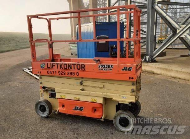 JLG 2032 ES Saxliftar